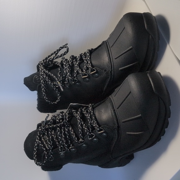 Wolverine Frost Womens Leather Waterproof Insulated Winter Snow Boots - Picture 2 of 4